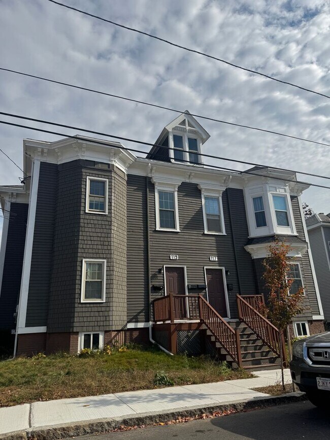 Primary Photo - 117-119 Portland St-119-1