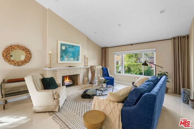 Building Photo - 3194 Rossini Pl
