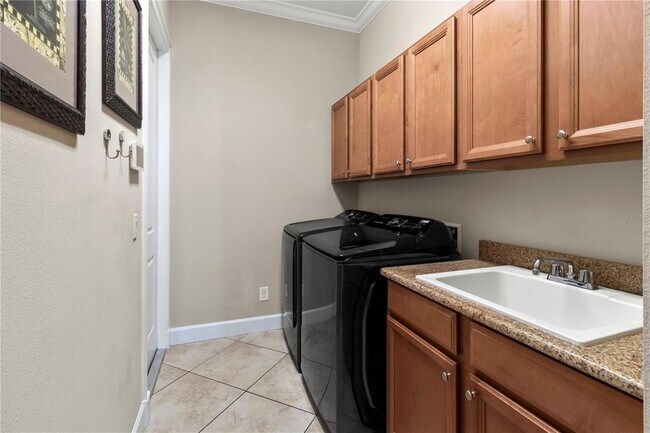Building Photo - 340 Sapphire Lake Dr