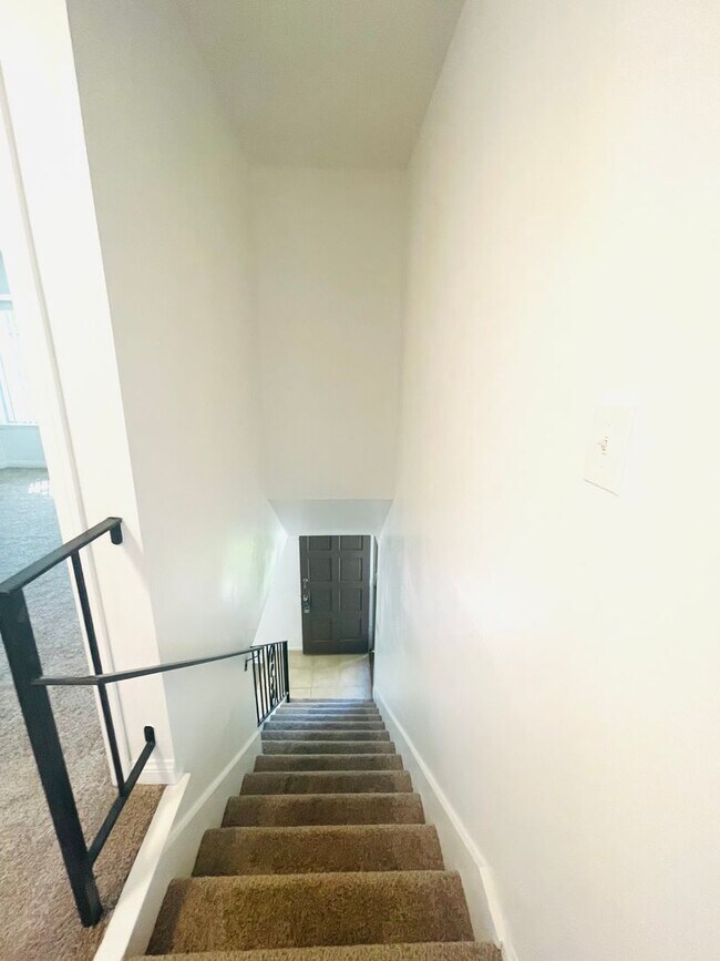 Building Photo - Todd Ranch Condo Welcome to the Todd Ranch Condo, 3-bedroom, 2-bathroom home located in the vibra...