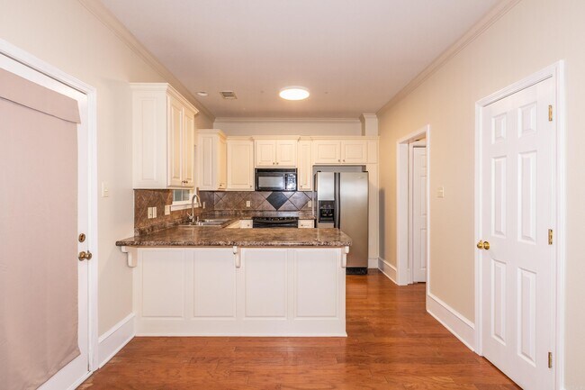 Building Photo - 7106 Ohio St