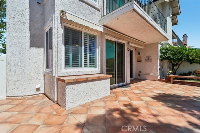 Building Photo - 10 Pantano