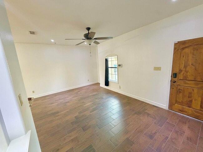 Building Photo - 8216 Casa Verde Rd