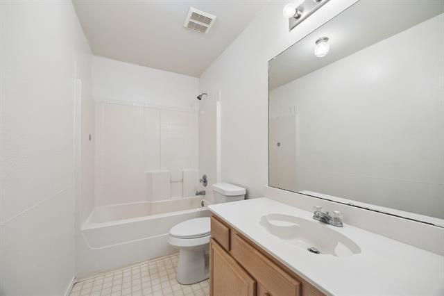 Building Photo - 209 Meadow View Ln