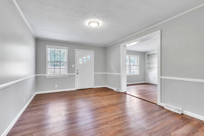 Building Photo - 3 Bedroom, 1.5 Bath Ranch on Over Half an Acre with Fenced Yard, and Deck $1850/mo rent