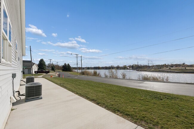 Building Photo - 504 W Prospect St