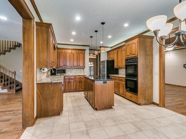 Building Photo - *Rare Find* Stunning Brookhaven 4 Bed 2.5 ...