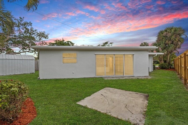 Building Photo - 379 Garden Blvd