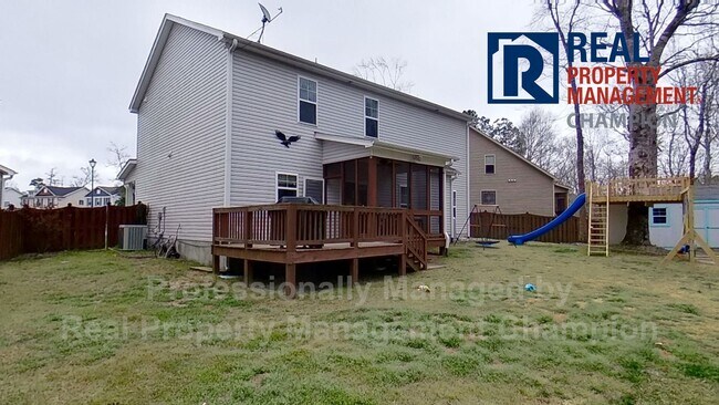 Building Photo - Spacious Executive Home on Friendly Cul-de...
