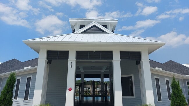 Building Photo - 213 Pasadena Dr