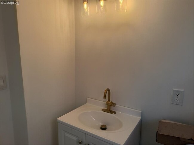 Building Photo - 18080 Westphalia St