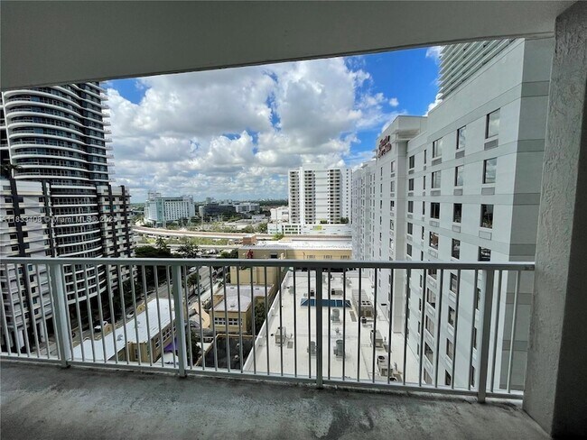 Building Photo - 1250 S Miami Ave
