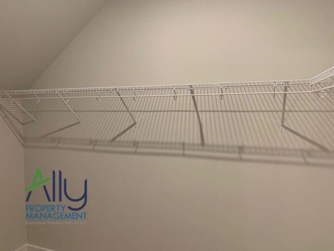 Building Photo - 822 Wesley Ln