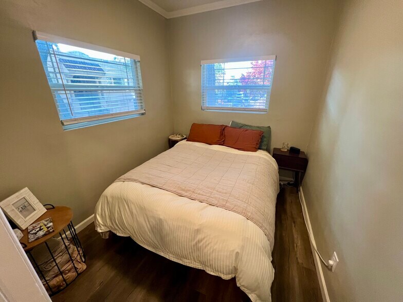 Building Photo - 4155 Webster St