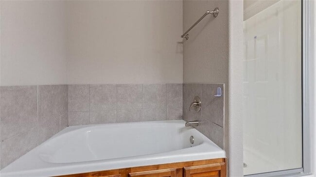 Building Photo - 4600 W Colfax Loop