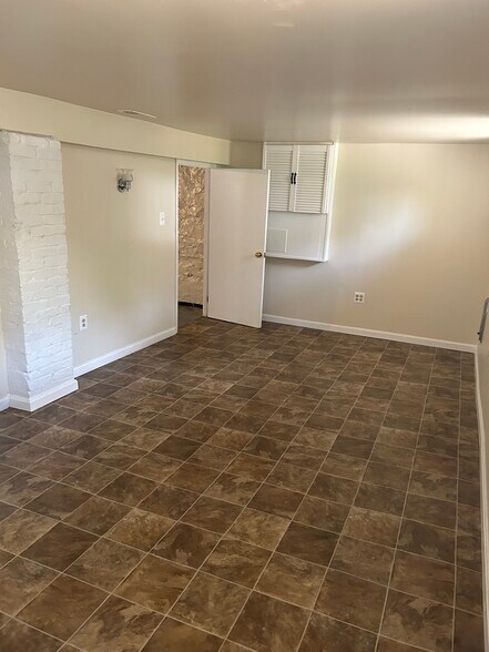 Building Photo - 508 Cording Ave