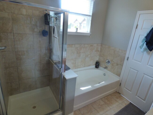 Building Photo - 15470 Canyon Rim Dr