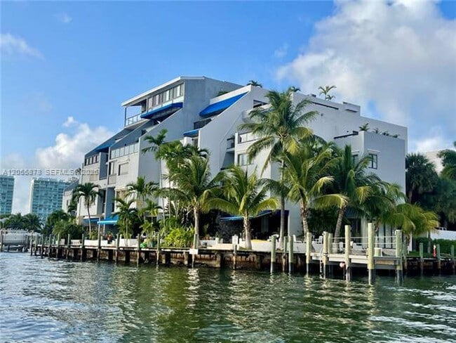 Building Photo - 456 Poinciana Island Dr