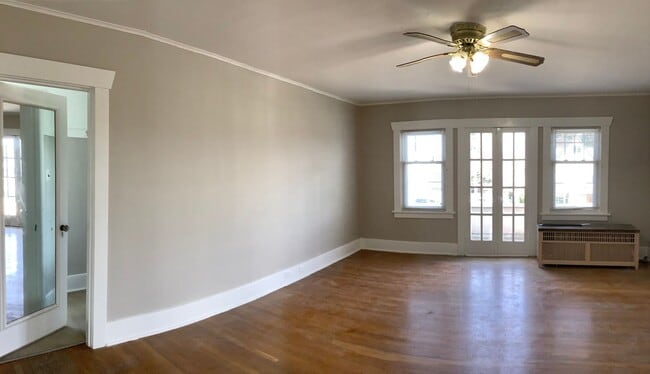 Building Photo - Large home/3bed 3 bath with bonus/office room just outside of PSNS and close to Bremerton Ferry