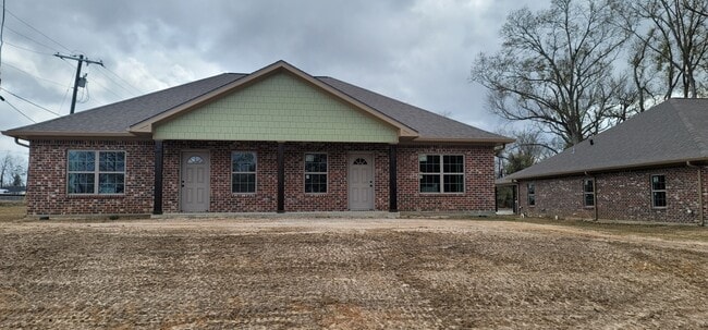 Building Photo - 145 Canterberry St