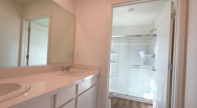 Building Photo - NEW BUILD HOME - Comfortable Living in a New Redding Neighborhood