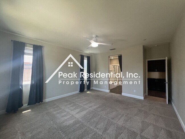 Building Photo - Spacious 4bd/3ba Elk Grove Home!