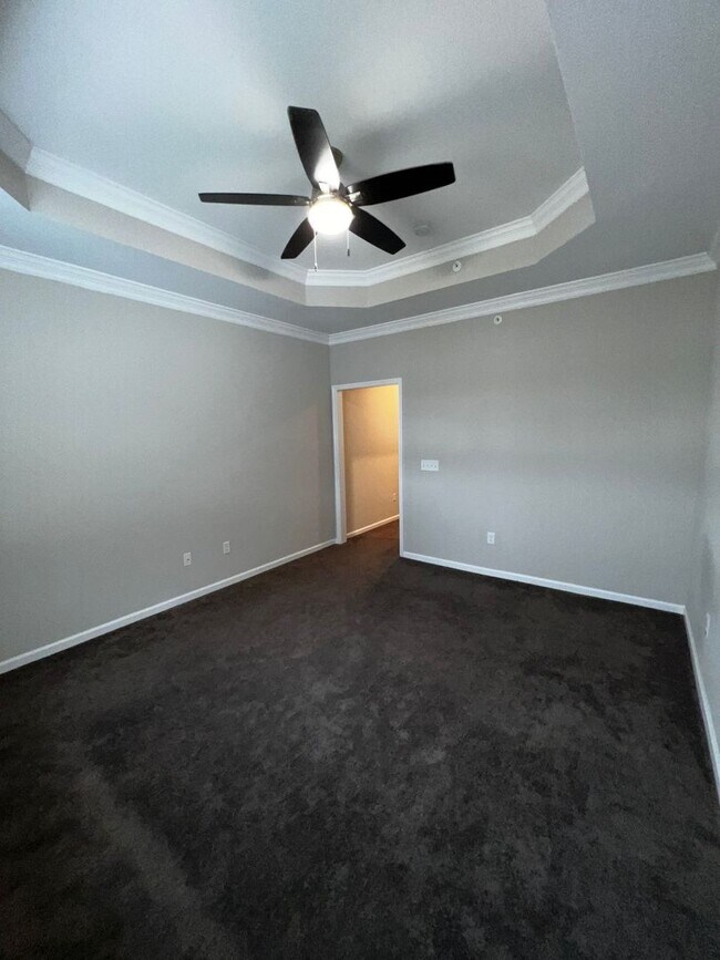 Building Photo - Modern Comfort & Style in a Prime Location...