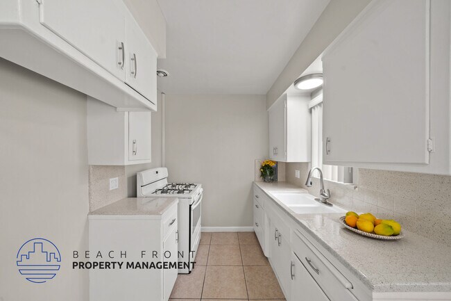 Building Photo - 10503-10517 Myrtle St