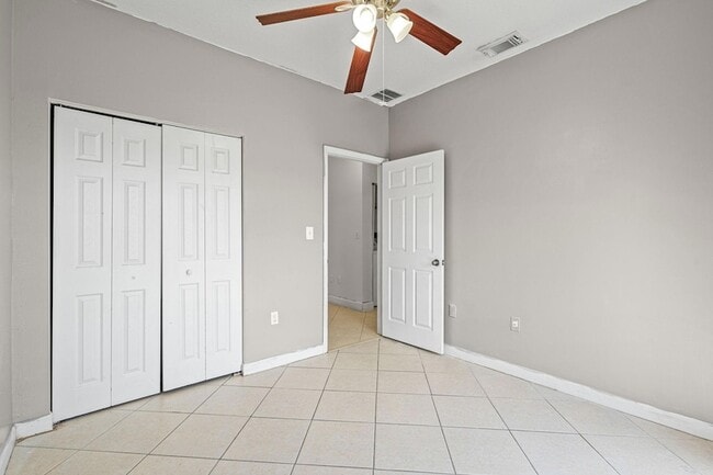 Building Photo - 2552 NE 41st Ave