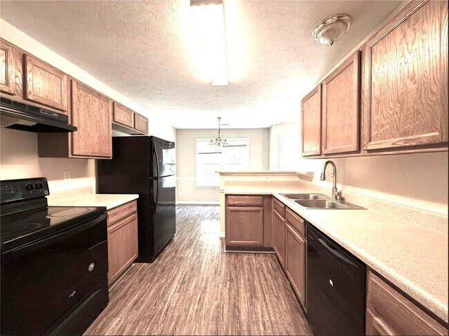 Building Photo - 3683 White Pine Rd
