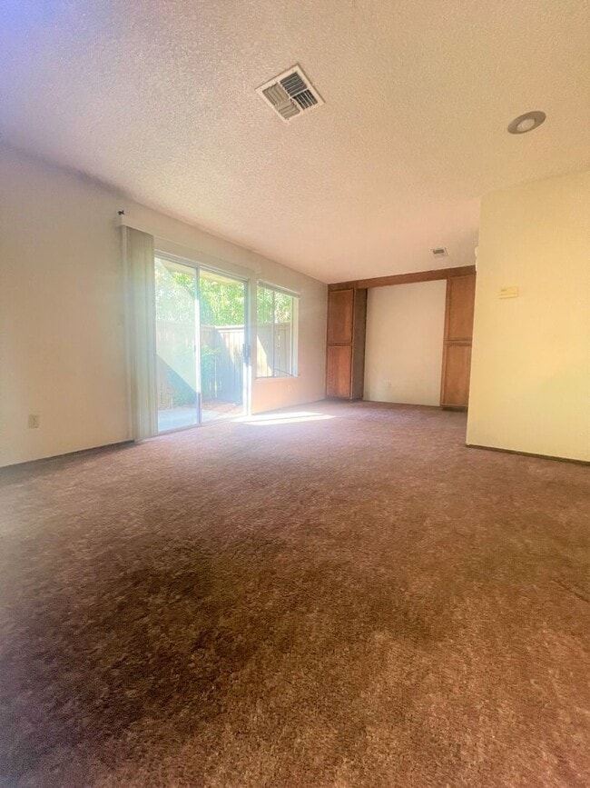 Building Photo - Studio Condo in the most desired gated com...