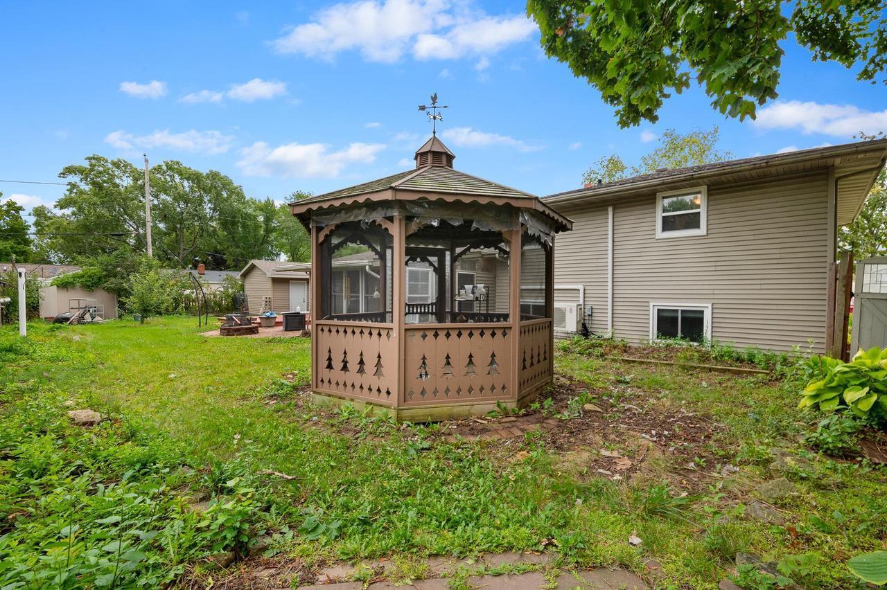 Building Photo - 1110 Lourdes Ave
