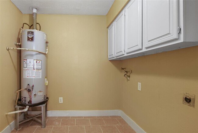 Building Photo - 12223 W Village Dr