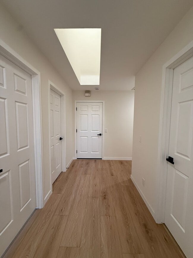Building Photo - Beautifully Updated Single Story Custom Ho...