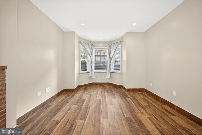 Building Photo - 817 6th St NW
