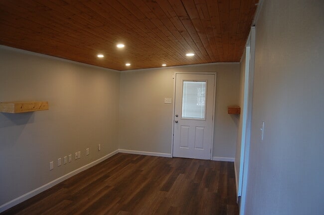 Building Photo - 4401 Nicholas Rd NW