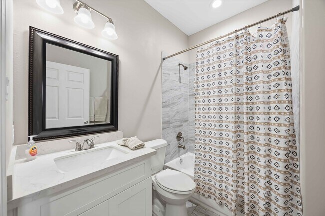 Building Photo - 9320 Coffee St