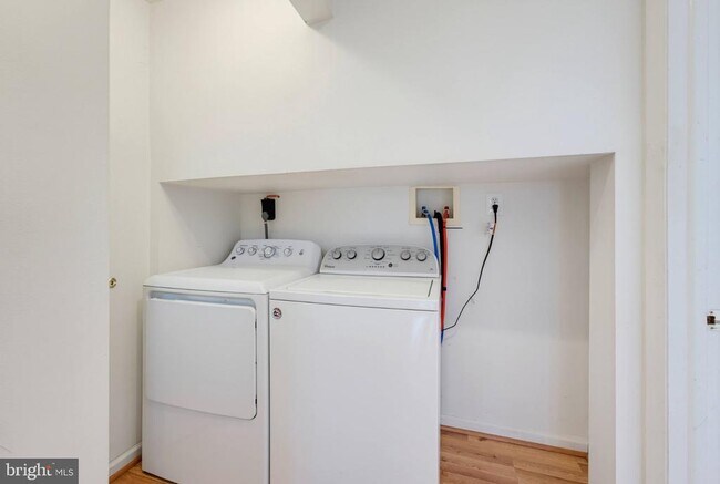 Building Photo - 10305 Bridgetown Pl