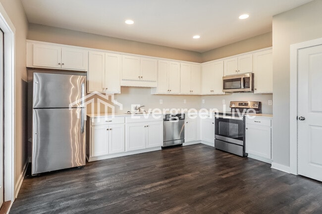 Building Photo - 11127 Summerchase Lp