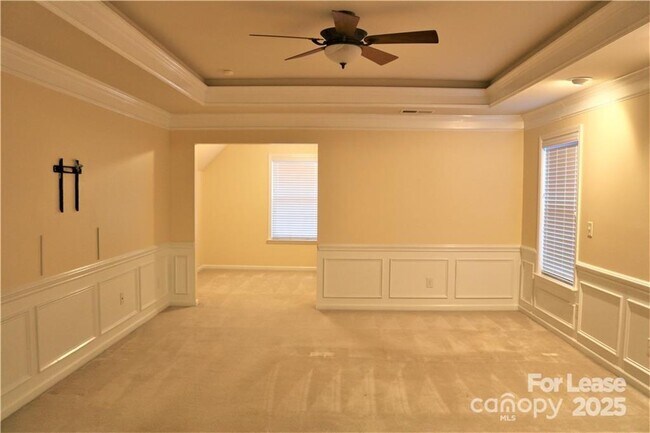 Building Photo - 913 Lillieshall Rd