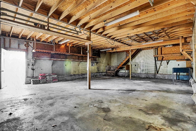 Building Photo - 8810 Beechwood Ave