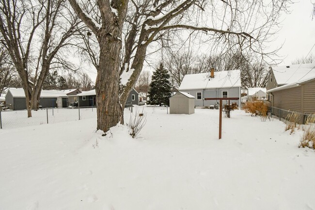 Building Photo - Charming Home in Central Sioux Falls with ...