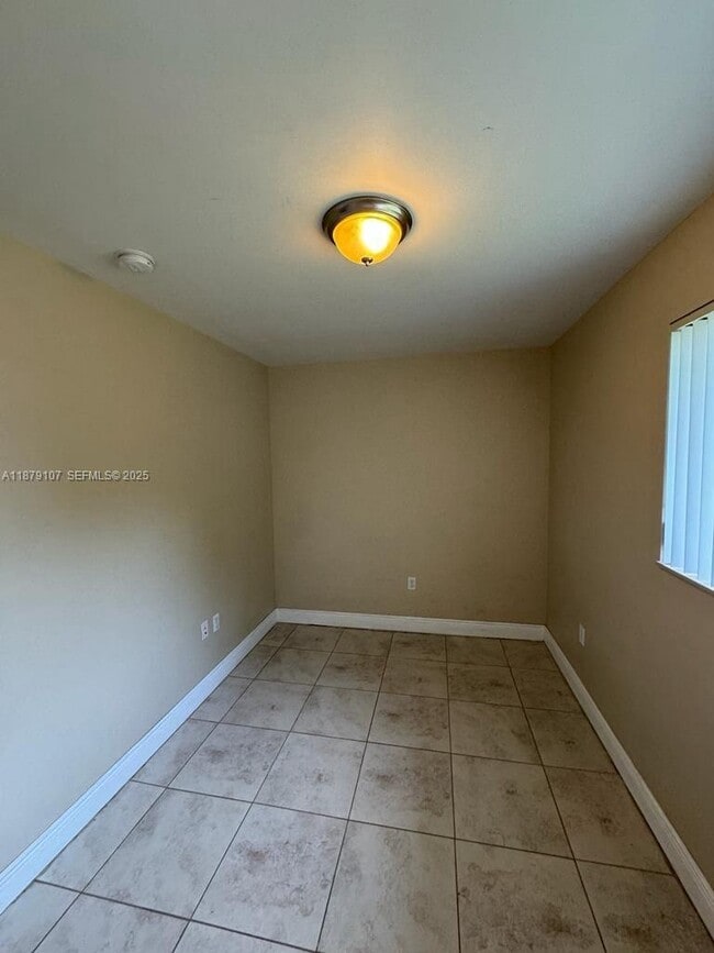 Building Photo - 483 NW 19th St