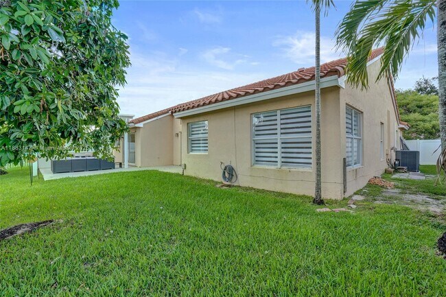 Building Photo - 13430 SW 17th Ct