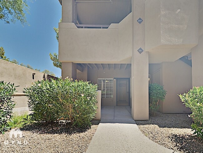 Building Photo - 9450 E Becker Ln