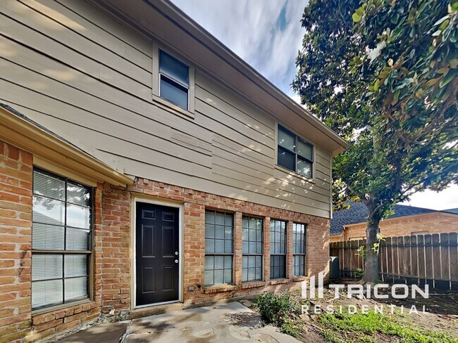 Building Photo - 7315 Rancho Mission Drive Houston TX