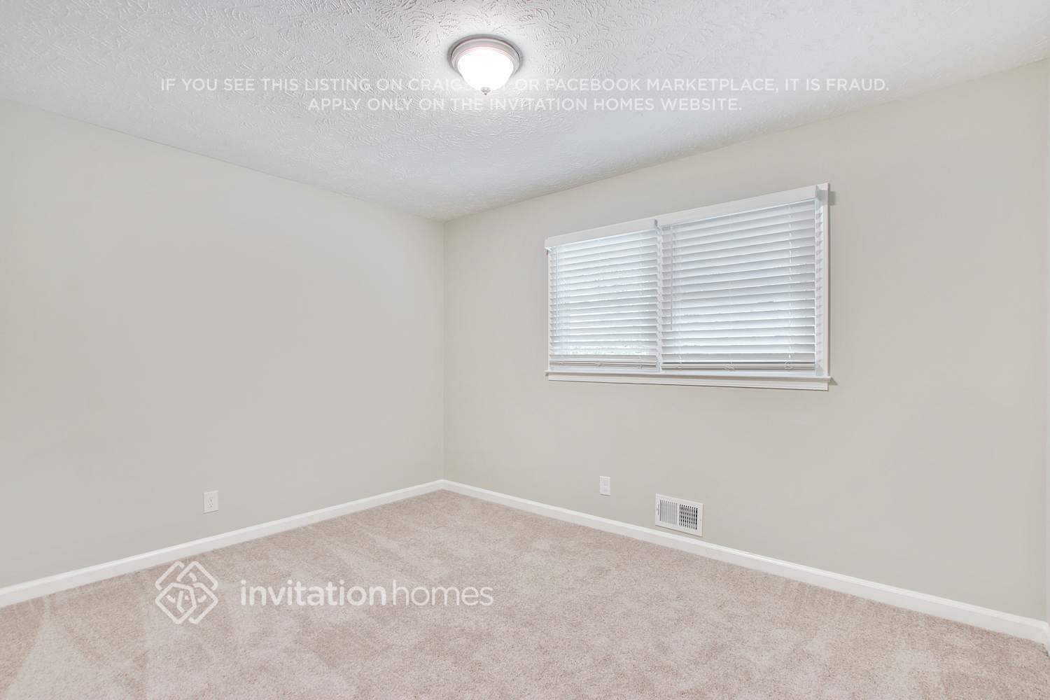 Building Photo - 5747 Woodland Dr