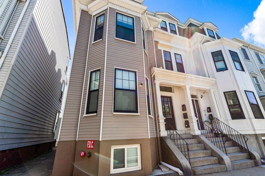 Building Photo - 241 Lexington St