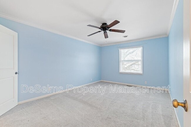 Building Photo - 5025 Hillsboro Pike