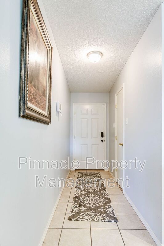 Building Photo - 1222 Elmo Ln